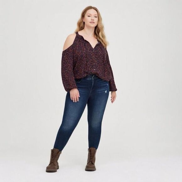 NWT Torrid (1) Crinkle Gauze Cold Shoulder Tie-Front Top - Picture 2 of 8